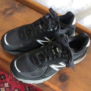New Balance 990 v4. Size 7.5